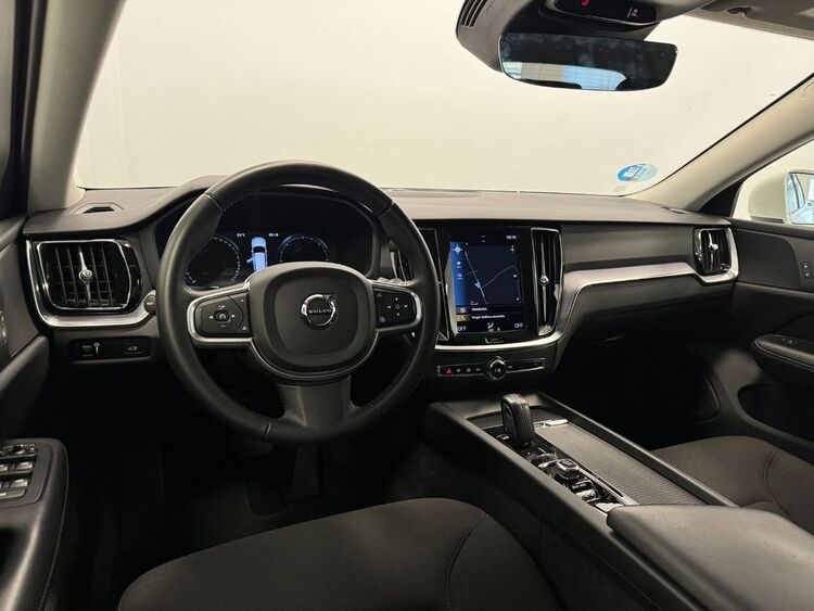 Volvo V60 MOMENTUM PRO AUTO foto 9