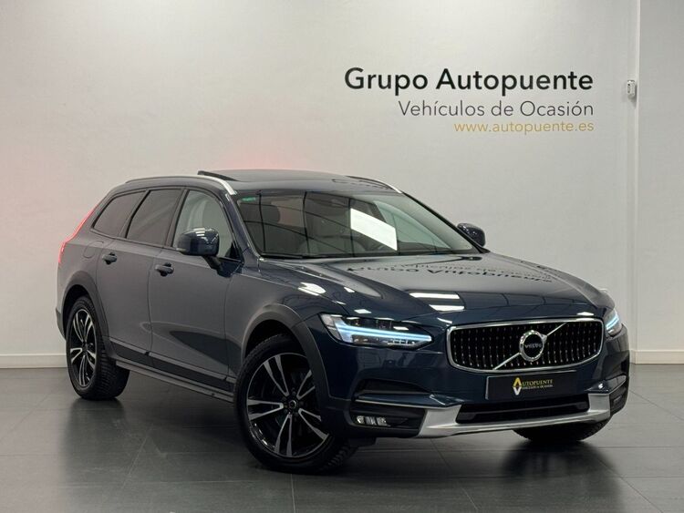 Volvo V90 CROSS COUNTRY D4 AWD PRO AUTO foto 2