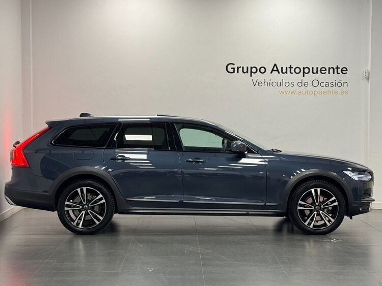 Volvo V90 CROSS COUNTRY D4 AWD PRO AUTO foto 3